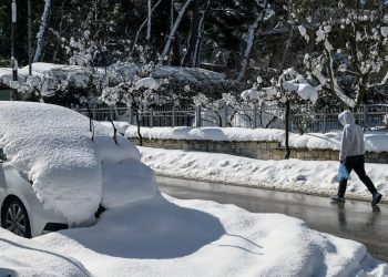 Καιρός: Ραγδαία επιδείνωση – Χιόνια, πτώση της θερμοκρασίας και θυελλώδεις άνεμοι