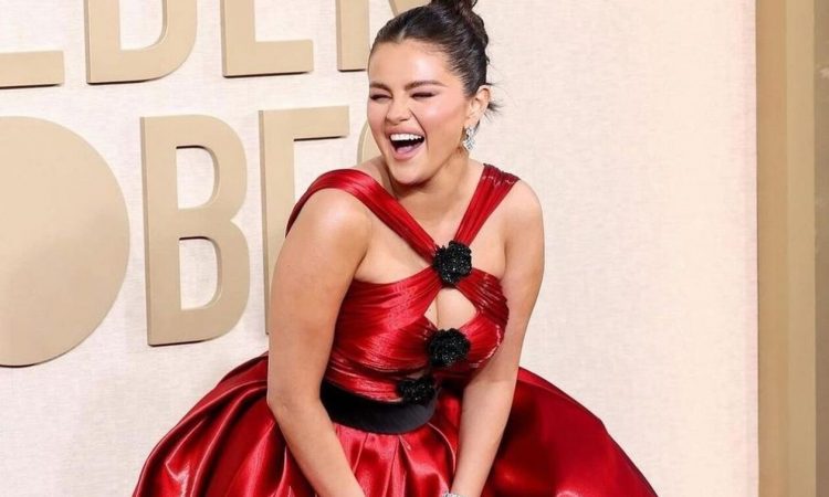 Η Selena Gomez βρήκε το manicure που κολακεύει κάθε γυναίκα