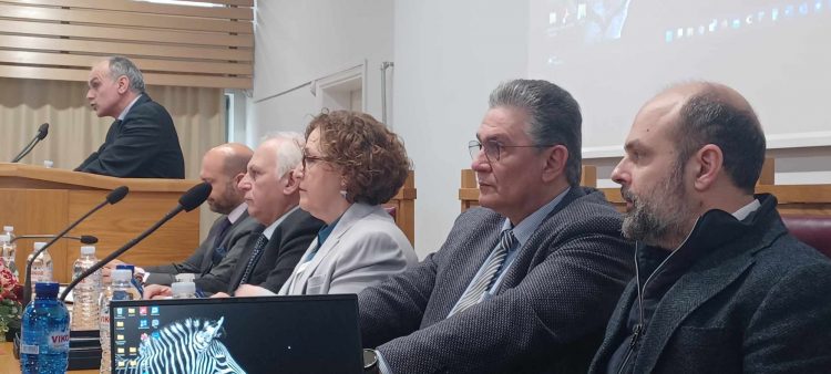 Στο επίκεντρο του διαλόγου η παραβατικότητα των ανηλίκων σε ημερίδα νομικών στα Τρίκαλα