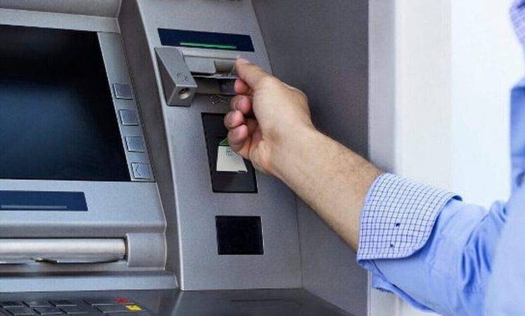 Πότε ξεκινάει το «χαράτσι» στις τράπεζες – Πόσα θα πληρώνουμε κάθε μήνα