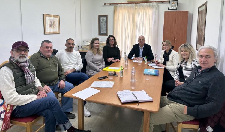Συνάντηση συνεργασίας στην Π.Ε. για την οργάνωση μαθημάτων Ελληνικής Γλώσσας για μετανάστες