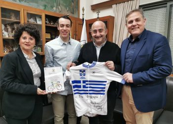 Τον πρωταθλητή ποδηλασίας Ζήση Σούλιο βράβευσε ο Δήμαρχος Τρικκαίων Νίκος Σακκάς