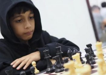Ελβετία: 8χρονος νίκησε γκαρντ μετρ στο σκάκι και πέτυχε παγκόσμιο ρεκόρ -«Μία συναρπαστική παρτίδα»