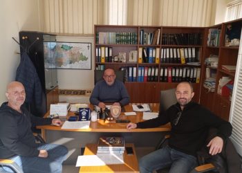 Υπογραφή σύμβασης έργου «Αποκατάσταση ζημιών σε σχολικά κτίρια λόγω του σεισμού της 3ης Μαρτίου 2021»