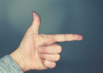 Έτσι αντιγράφονται τα δακτυλικά αποτυπώματα μέσω κινητών τηλεφώνων
