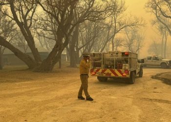 Κόλαση φωτιάς στο Τέξας: Εκκενώσεις, μπλακ άουτ και προσωρινό λουκέτο σε εργοστάσιο πυρηνικών όπλων