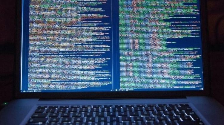 Η «πιο επικίνδυνη ιστοσελίδα» μπορεί να βρει κάθε φωτογραφία ενός ατόμου: Οι κίνδυνοι που καραδοκούν