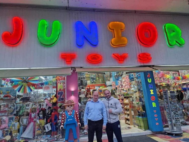 Τα “Junior Toys” στηρίζουν τον Tρικαλινό πρωταθλητή στο Body Builder Σάκη Καραμάνο