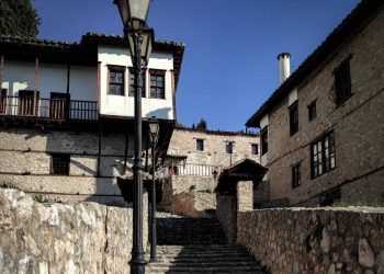 Καστοριά: Η αρχοντική πόλη μέσα στην λίμνη (βίντεο) | Τα αρχοντικά της Καστοριάς