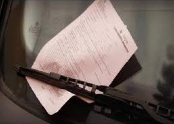 Ντιντή κι Αναστασίου πήγαν για επίσκεψη στον Αβραμόπουλο στην Καλαμπάκα κι έφαγαν κλήση για παράνομη στάθμευση