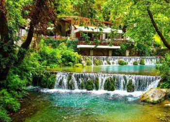 Λιβαδειά: Εξαίσια τοποθεσία με τρεχούμενα νερά, καταρράκτες και πολύ καλό φαγητό