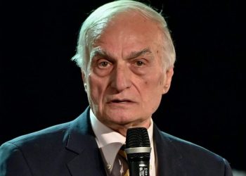 Μανώλης Μαυρομάτης: Συνεχίζει τη μάχη στην εντατική – Η κατάσταση της υγείας του