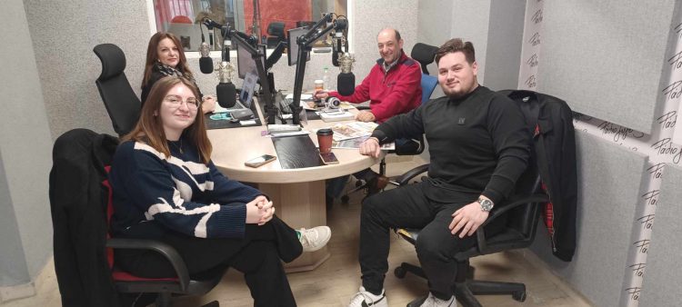 Κάλεσμα για συμμετοχή στη σιωπηλή πορεία για τα θύματα των Τεμπών από τους νέους της πόλης