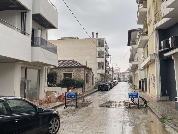 Δήμος Μετεώρων: ΠΡΟΣΟΧΗ!! Καθίζηση του οδοστρώματος στην διασταύρωση της οδού Χατζηπέτρου με την πλατεία Δημουλά