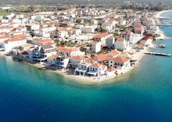 Μύτικας: Ένα ελληνικό χωριό που «επιπλέει» στο νερό