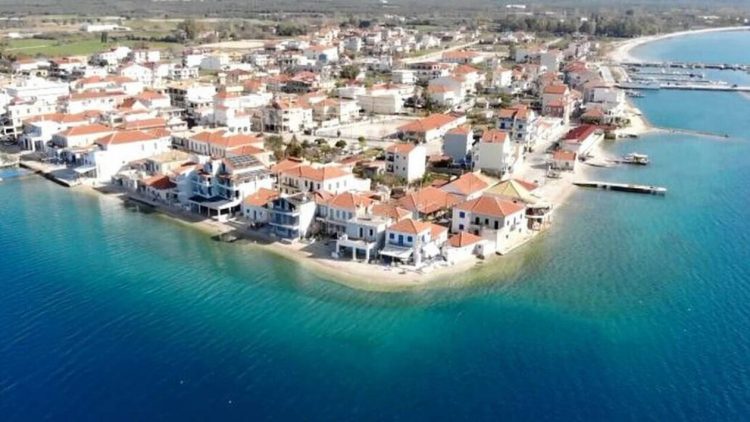 Μύτικας: Ένα ελληνικό χωριό που «επιπλέει» στο νερό