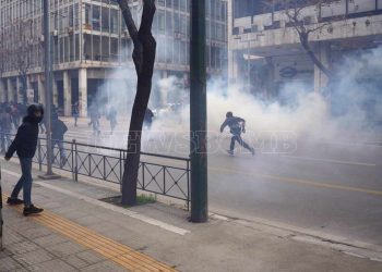 Πορεία για τα Τέμπη: Ένταση και στην Ομόνοια