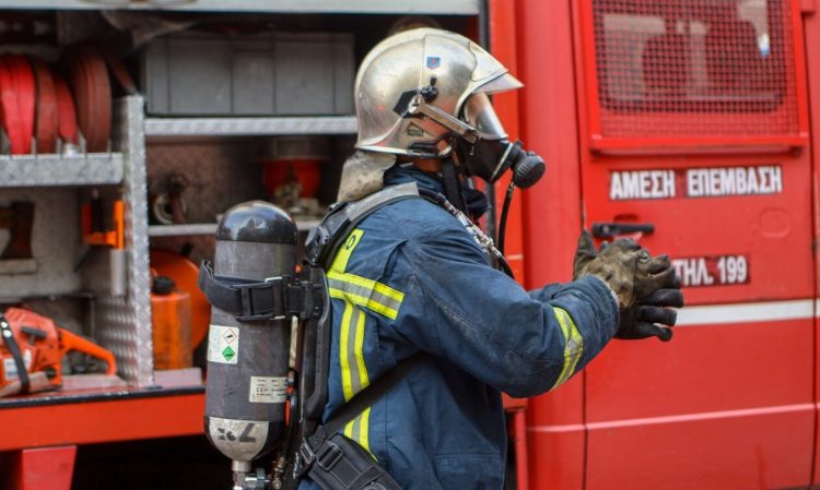 Βόλος: Πυρομανής γιατρός έβαλε φωτιά στο σπίτι του