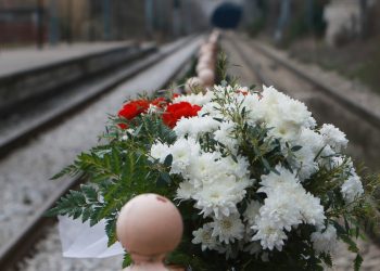 28η Φεβρουαρίου | Οι καμπάνες θα χτυπήσουν πένθιμα στις εκκλησίες 57 φορές στη μνήμη των θεμάτων του δυστυχήματος των Τεμπών