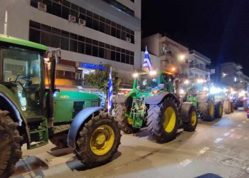 Κατάληψη στο κέντρο των Τρικάλων από τους αγρότες-Έκαναν νέα “απόβαση” με δεκάδες τρακτέρ (φωτό-ΒΙΝΤΕΟ)