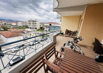 Τρίκαλα ΠΩΛΕΙΤΑΙ διαμπερές διαμέρισμα 118τ.μ. προς 145.000€
