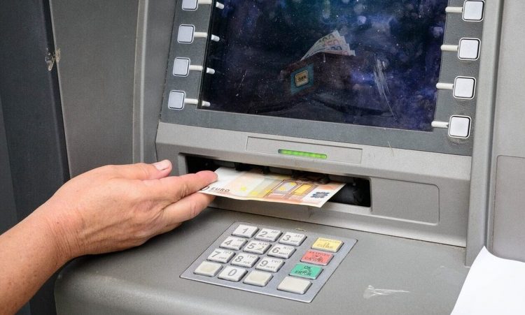Τράπεζες: Κατεβάζουν ρολά σε λίγες ώρες – Ποιες συναλλαγές δεν θα μπορούμε να κάνουμε