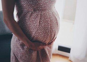 Ρέθυμνο: 13χρονη έμεινε έγκυος από τον 15χρονο αδερφό της