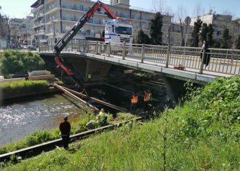 Δ. Τρικκαίων: Ξεκίνησε η ανακατασκευή των γεφυρών των Τρικάλων | Κλειστή η γέφυρα του πρώην ΚΤΕΛ