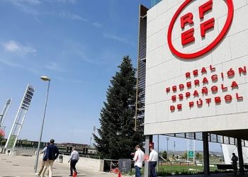 Ισπανία: Έφοδος της Europol στην ομοσπονδία και το σπίτι του Ρουμπιάλες – Οι 7 συλλήψεις και ο Πικέ
