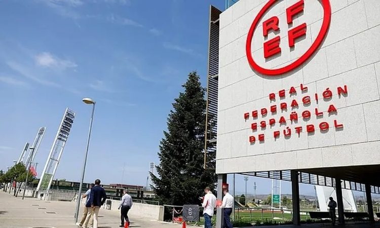 Ισπανία: Έφοδος της Europol στην ομοσπονδία και το σπίτι του Ρουμπιάλες – Οι 7 συλλήψεις και ο Πικέ