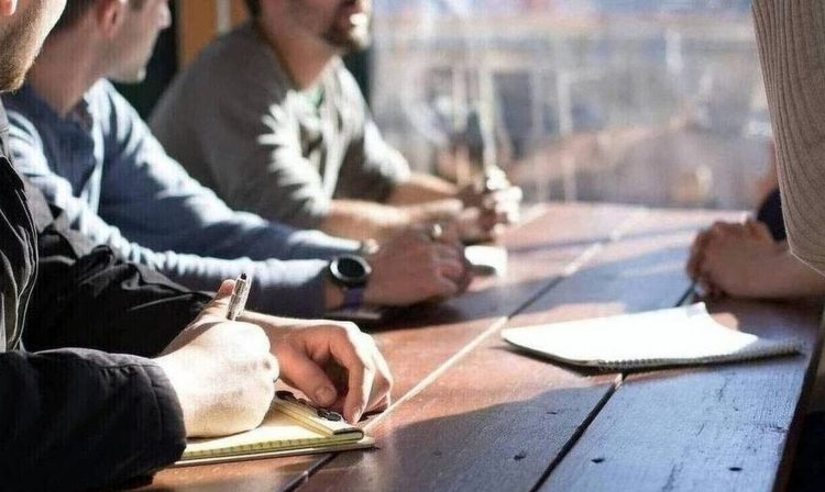 ΔΥΠΑ: Πρόγραμμα εργασιακής εμπειρίας για 25.000 ανέργους 18 έως 29 ετών