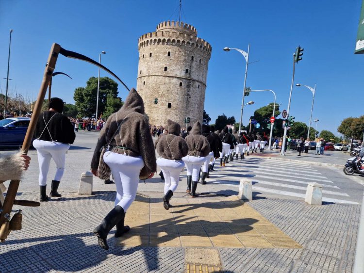 Ξεσήκωσαν τη Θεσσαλονίκη οι Καρκάντζαλοι του Γοργογυρίου (VIDEO)| Έδωσαν βροντερό παρόν στο 6° Ευρωπαϊκό Φεστιβάλ Κωδωνοφορίας