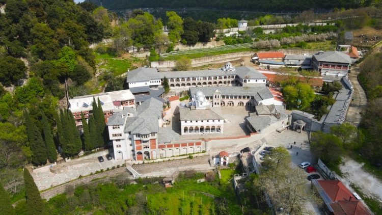 Η ιστορική Μονή Παναγίας Εικοσιφοινίσσης (βίντεο)