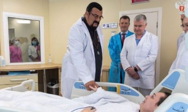 Στίβεν Σιγκάλ για την επίθεση στη Μόσχα: «Τρομερή τραγωδία» – Επισκέφθηκε τραυματίες