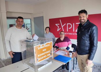 Στις κάλπες έσπευσαν σήμερα μέλη του ΣΥΡΙΖΑ