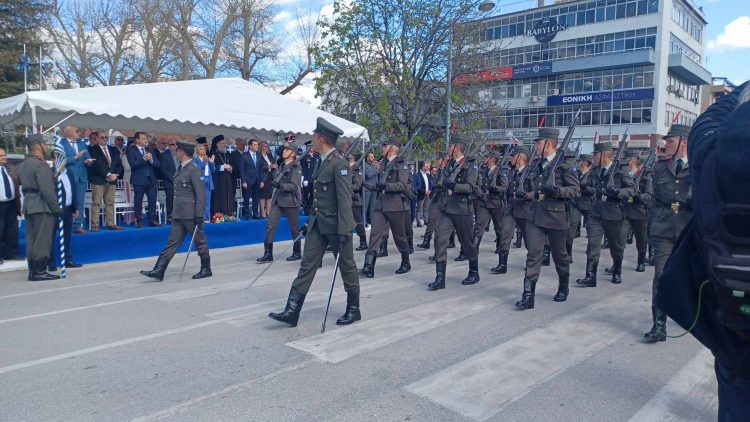 Με εθνική υπερηφάνεια η παρέλαση σπουδαστών της ΣΜΥ και μηχανοκίνητων τμημάτων ΕΛ.ΑΣ. και Π.Υ. (ΦΩΤΟ-ΒΙΝΤΕΟ)
