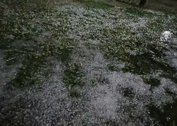 Καταιγίδες και χαλάζι έπληξαν την πόλη των Τρικάλων και τις συνοικίες νωρίς το βράδυ της Δευτέρας