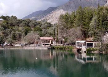 Λίμνη Ζαρού: Ένα υπέροχο τοπίο του Ψηλορείτη με καταπράσινα νερά