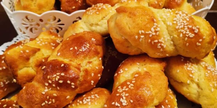 Κουλουράκια με άρωμα και γεύση τσουρεκιου