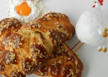 Τσουρέκια χωρίς ζύμωμα