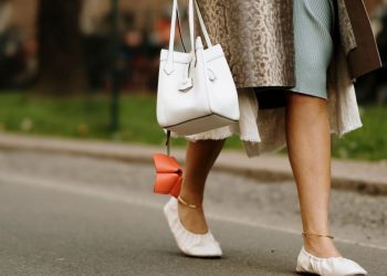 Οδηγός αγοράς: Οι stylish μπαλαρίνες που θα μεταμορφώσουν το casual ντύσιμο