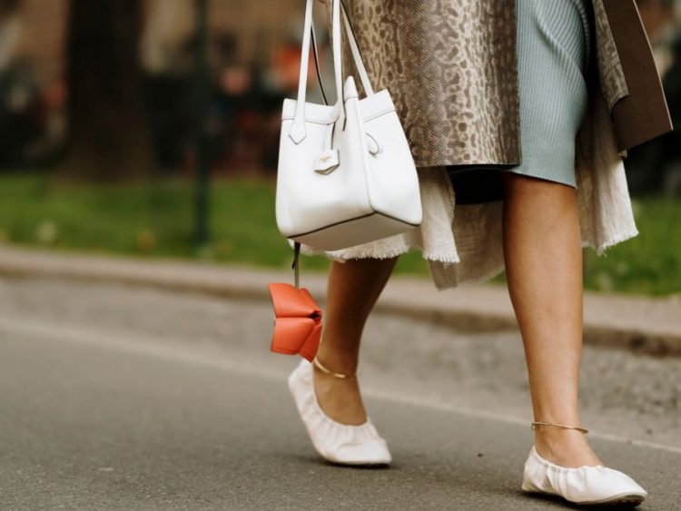 Οδηγός αγοράς: Οι stylish μπαλαρίνες που θα μεταμορφώσουν το casual ντύσιμο