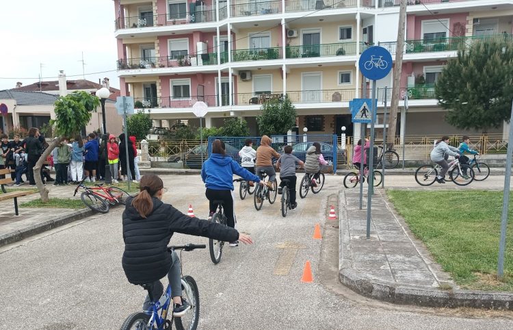 Ελασσόνα: Δεκάδες μαθητές και μαθήτριες συμμετείχαν στις πρόδρομες δράσεις του ΔΕΗ Διεθνή Ποδηλατικού Γύρου Ελλάδας 2024