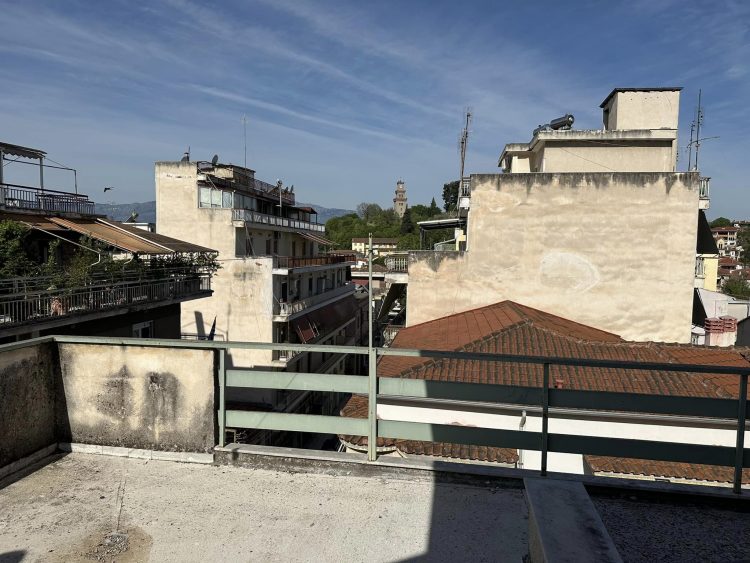 Ενοικιάζεται ρετιρέ με απίστευτη θέα