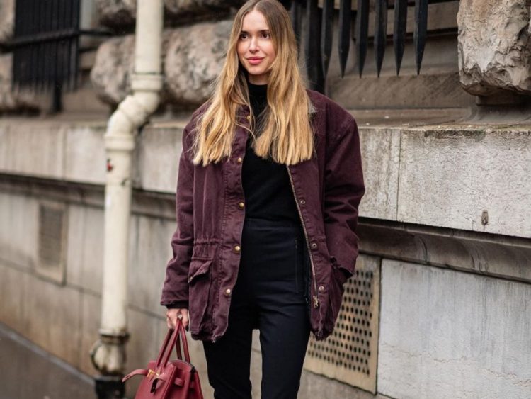 To barn jacket είναι το νέο stylish πανωφόρι της άνοιξης που έχει τον αέρα της εξοχής