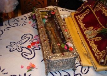 Η ενορία του Αγίου Αθανασίου Μπάρας υποδέχεται την Τίμια Χείρα του Αγίου Σπυρίδωνα
