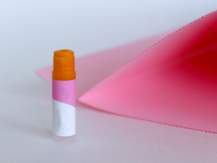 Σπιτική συνταγή για μη τοξικό lip gloss για μικρά κορίτσια