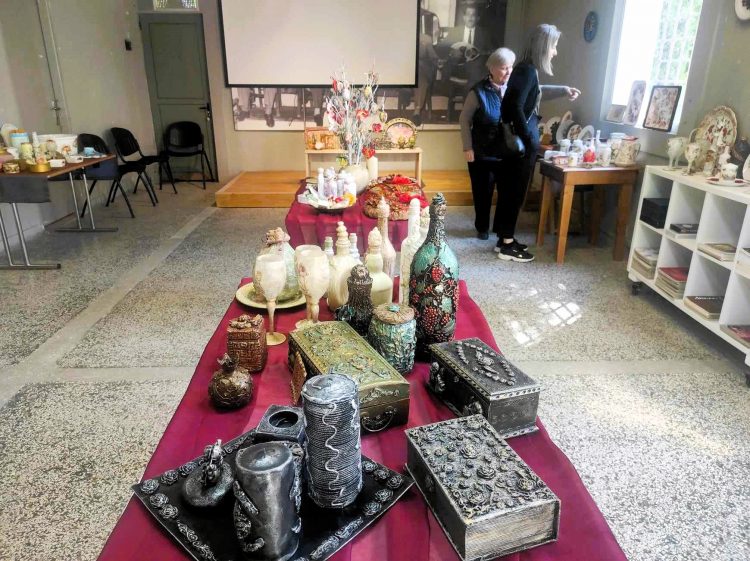 Με μεράκι και αγάπη, έκθεση ντεκουπάζ από κυρίες του Α ΚΑΠΗ Δ. Τρικκαίων