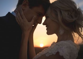 7 σημάδια ότι εσύ και ο σύντροφός σου είστε αδελφές ψυχές
