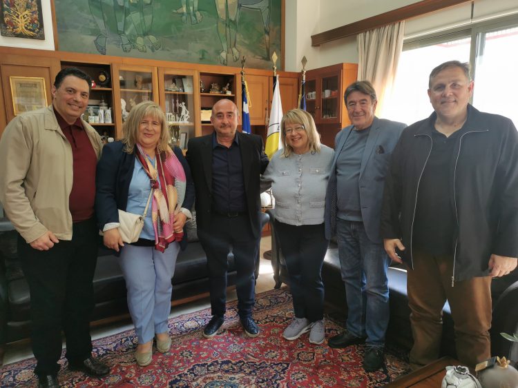 Συνάντηση του Δημάρχου Τρικκαίων με τις Μαίρη και Αναστασία Βίρβου